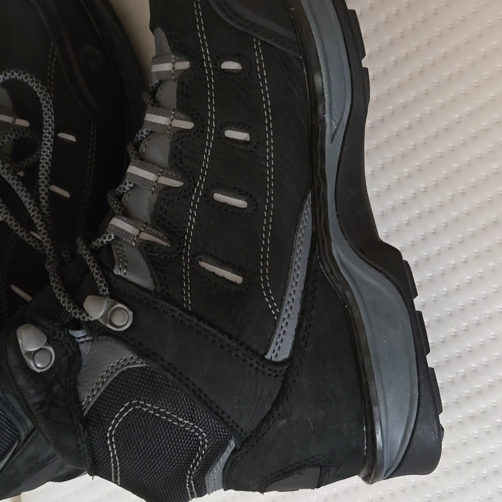 Wolverine Work Boots - Picture 11 of 12